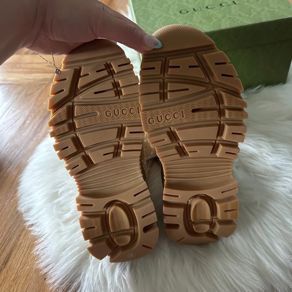 Gucci NY Yankees Winter Boots - Picture 2 of 7